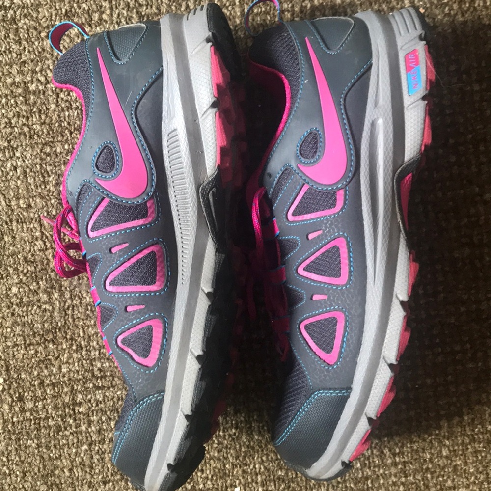 Women’s Nike Alford 10 trail shoes size 9.5